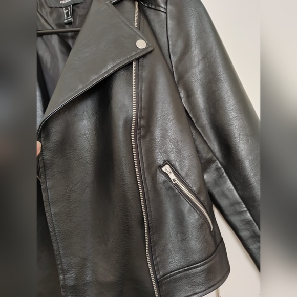 Forever 21 faux leather moto jacket - Picture 4 of 4